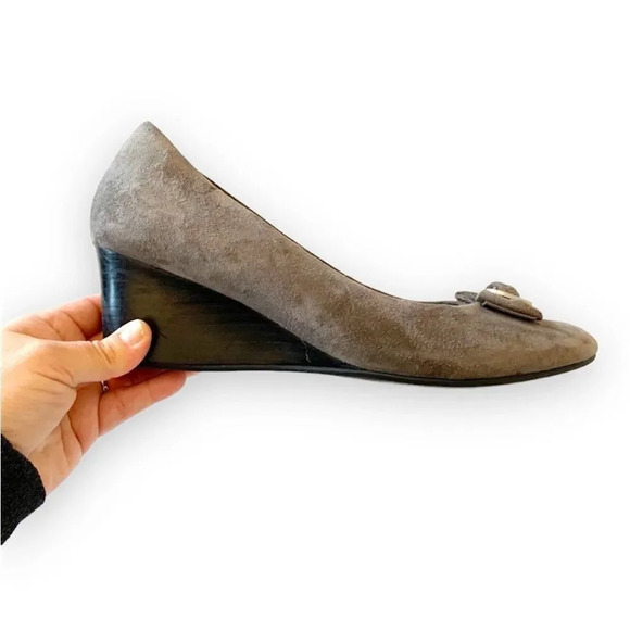 Rockport Grey Suede Wedge Pumps Adiprene by Adidas Heels Bow Workwear Size 10 - Picture 1 of 11